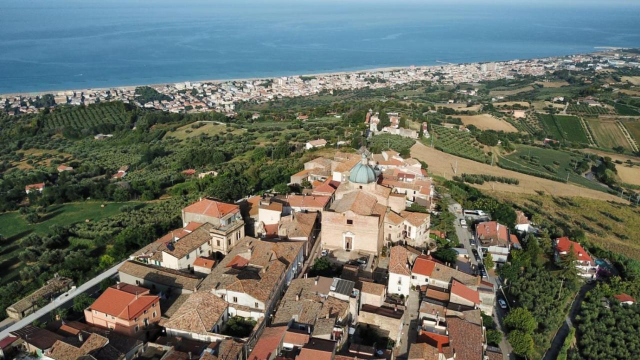 Ferienwohnung Seta Luxury Roseto Degli Abruzzi Exterior foto