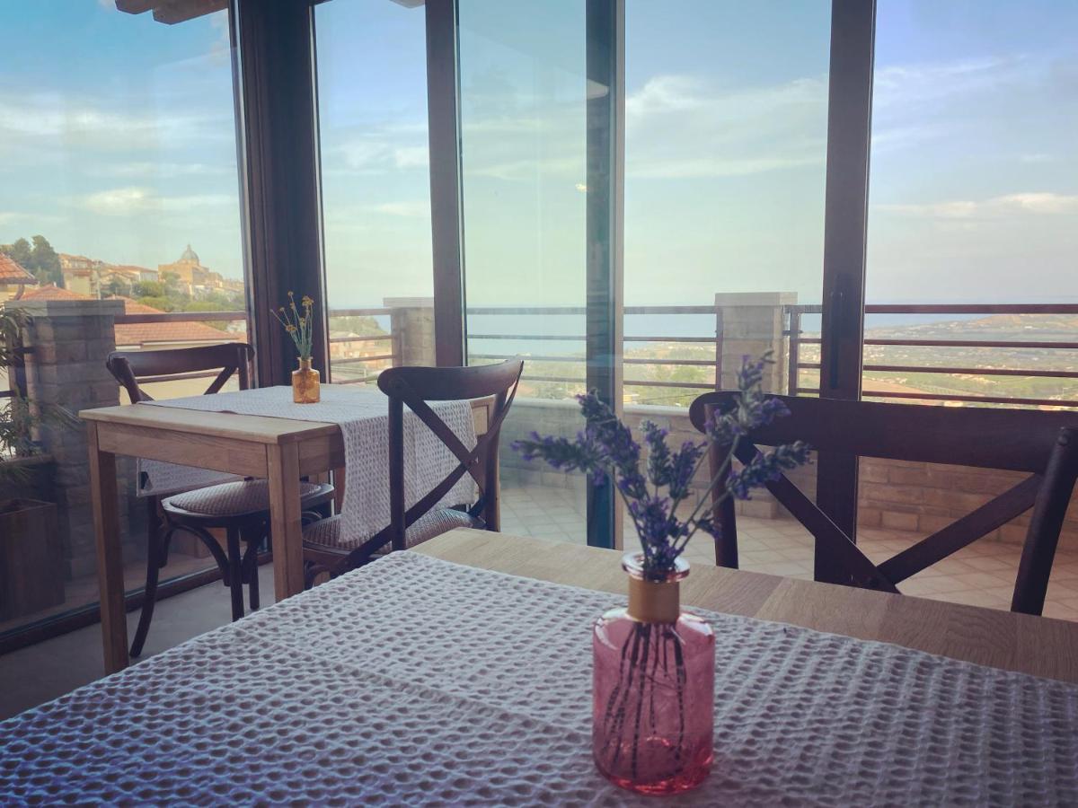 Ferienwohnung Seta Luxury Roseto Degli Abruzzi Exterior foto