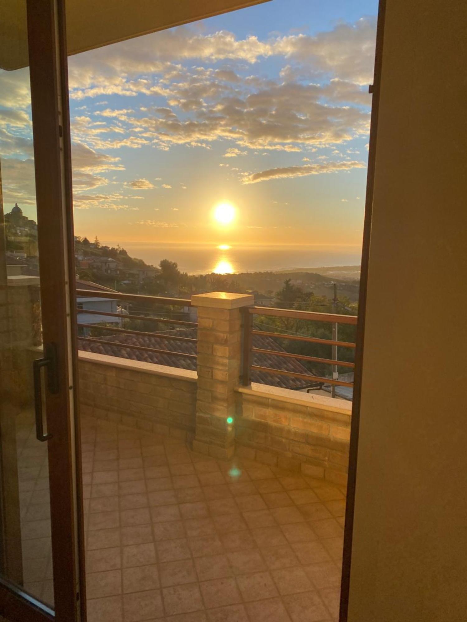 Ferienwohnung Seta Luxury Roseto Degli Abruzzi Exterior foto