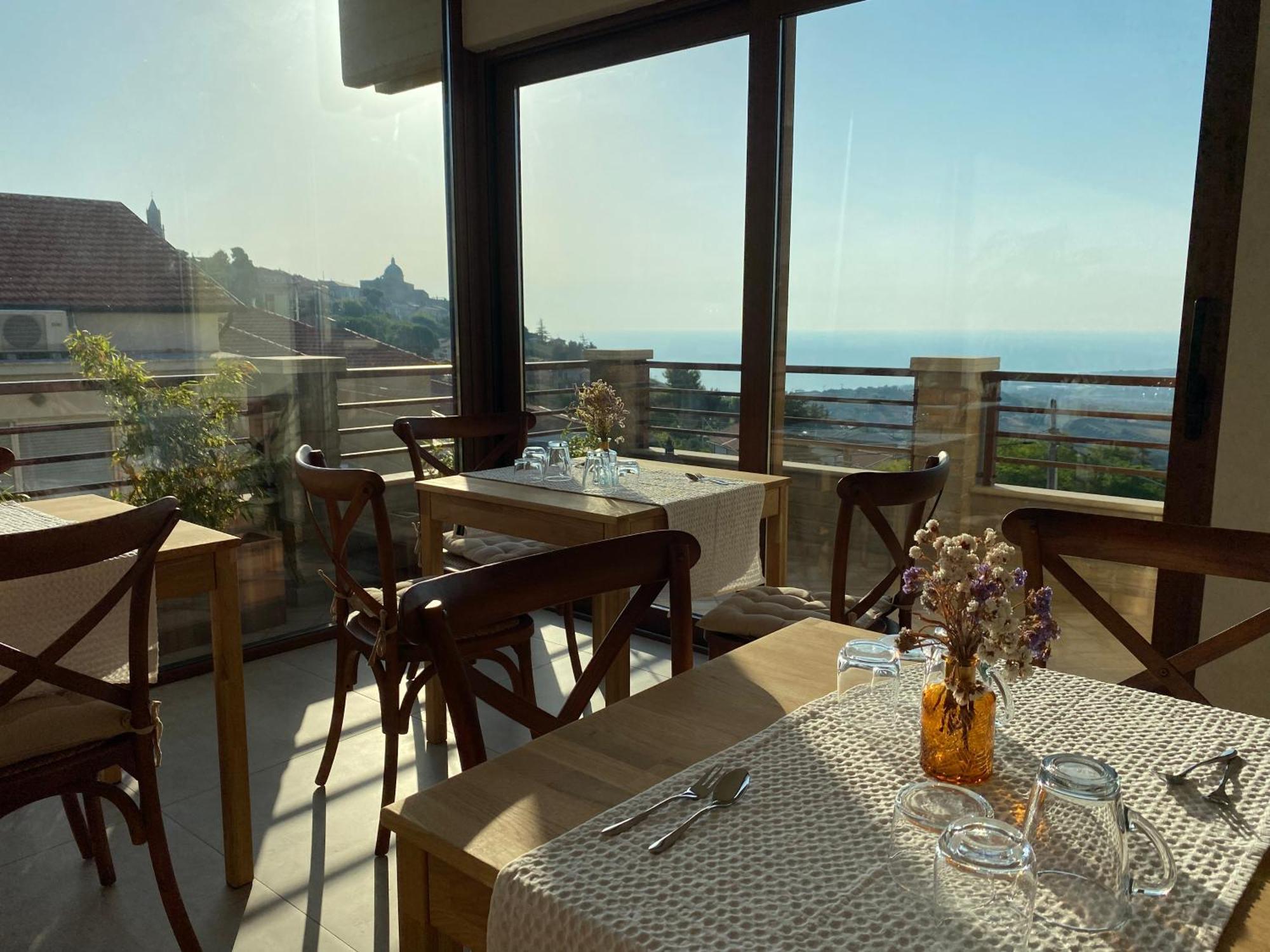 Ferienwohnung Seta Luxury Roseto Degli Abruzzi Exterior foto