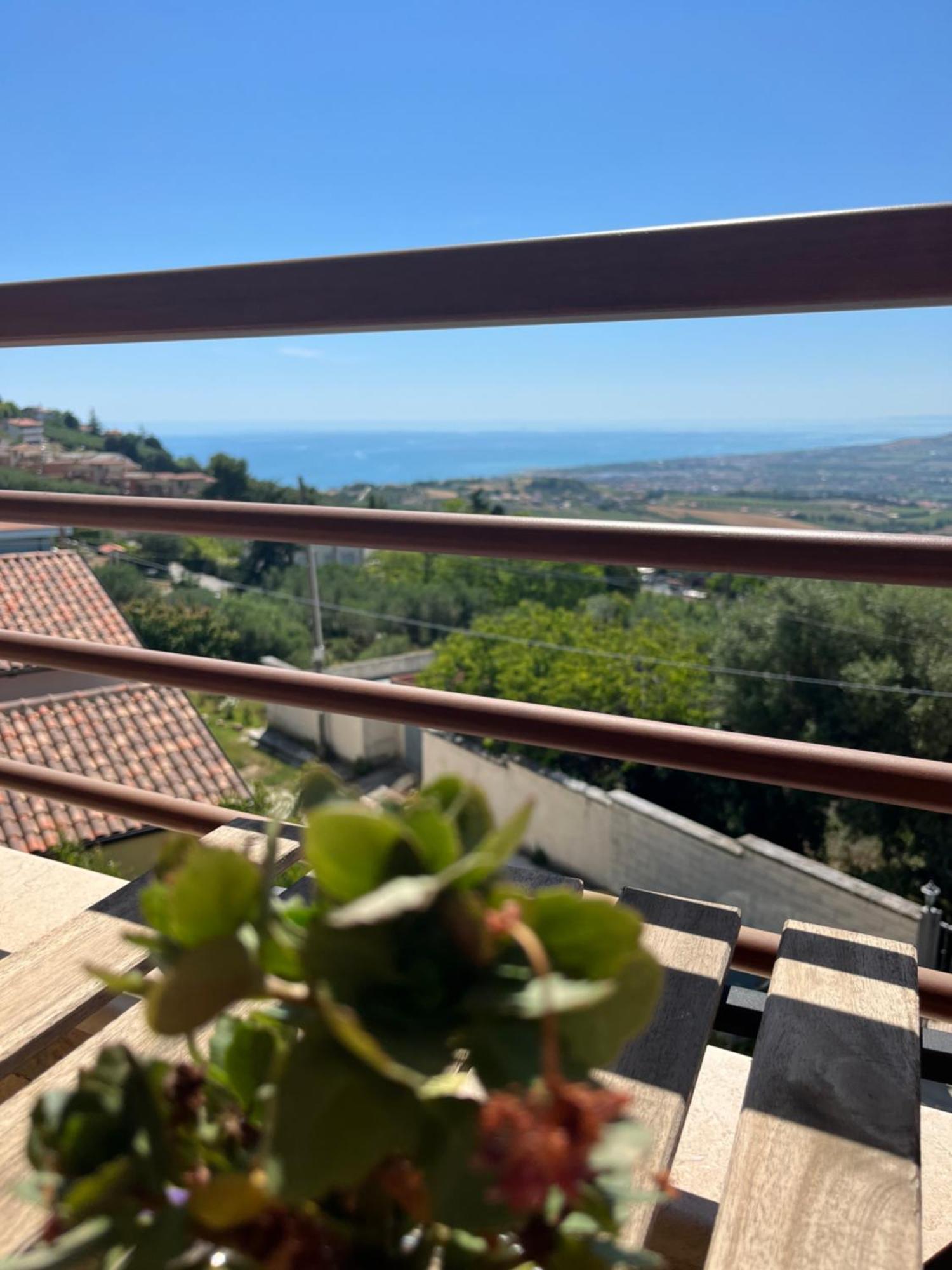 Ferienwohnung Seta Luxury Roseto Degli Abruzzi Exterior foto
