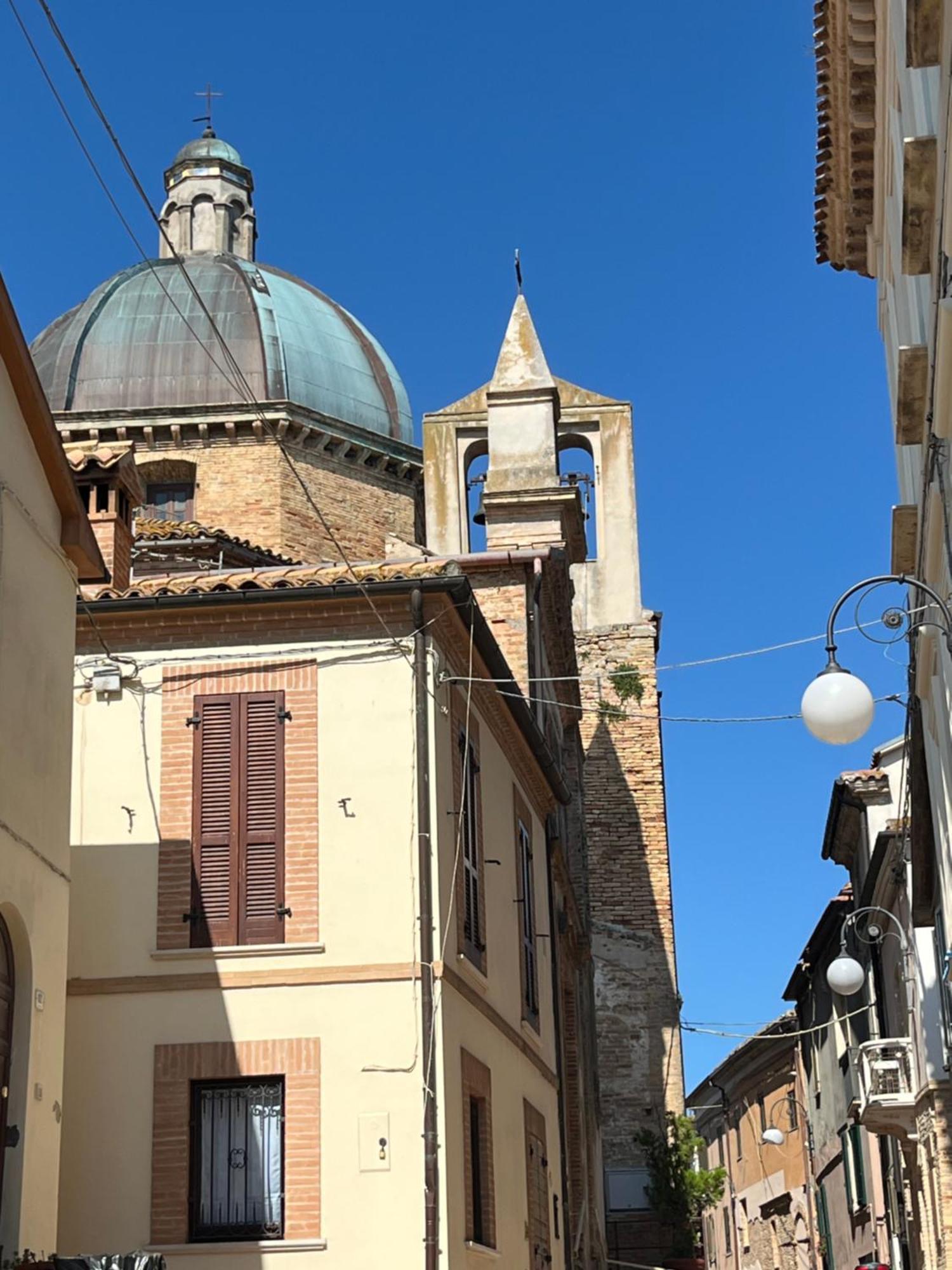 Ferienwohnung Seta Luxury Roseto Degli Abruzzi Exterior foto